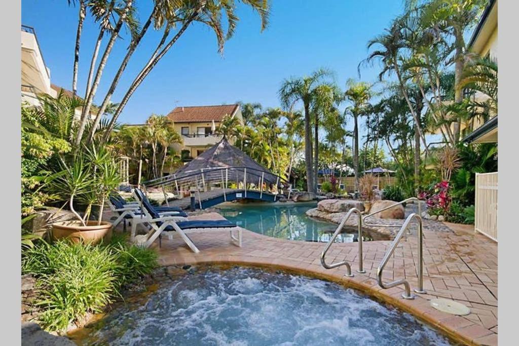 Haven On Noosa Hill - Sunset Views, Pools, Spa Exterior foto